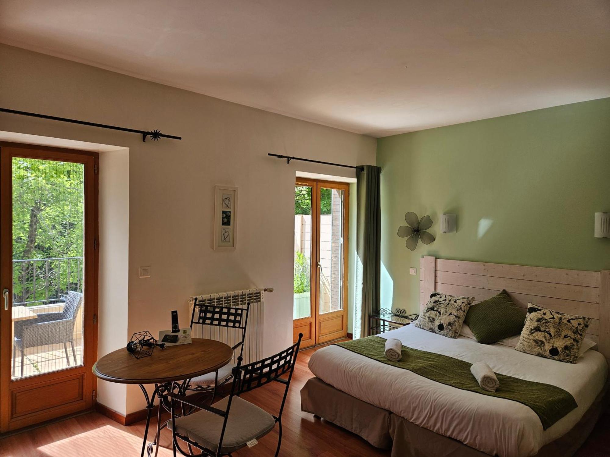 Hotel Le Mont Barral Creyers Экстерьер фото