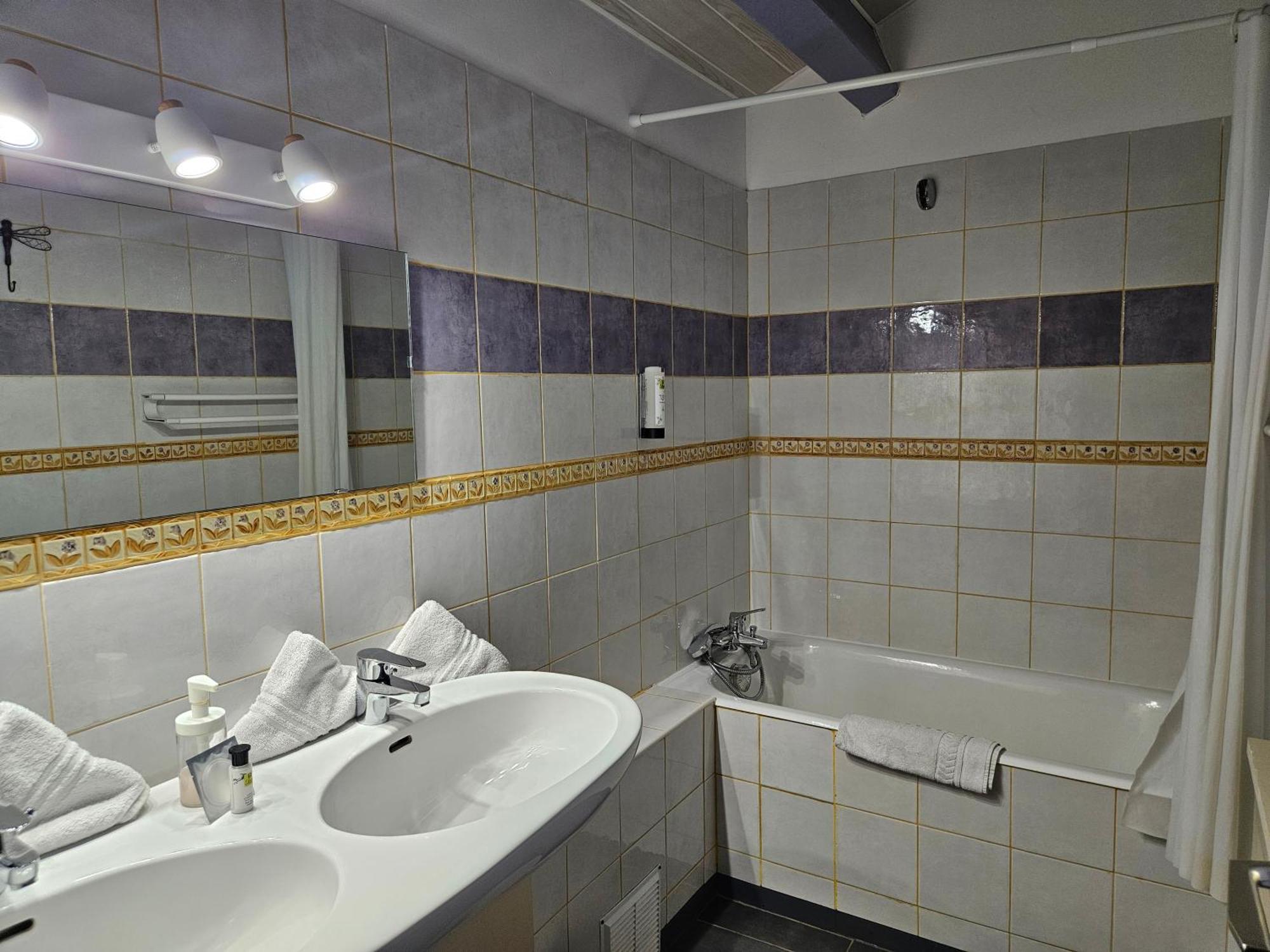 Hotel Le Mont Barral Creyers Экстерьер фото