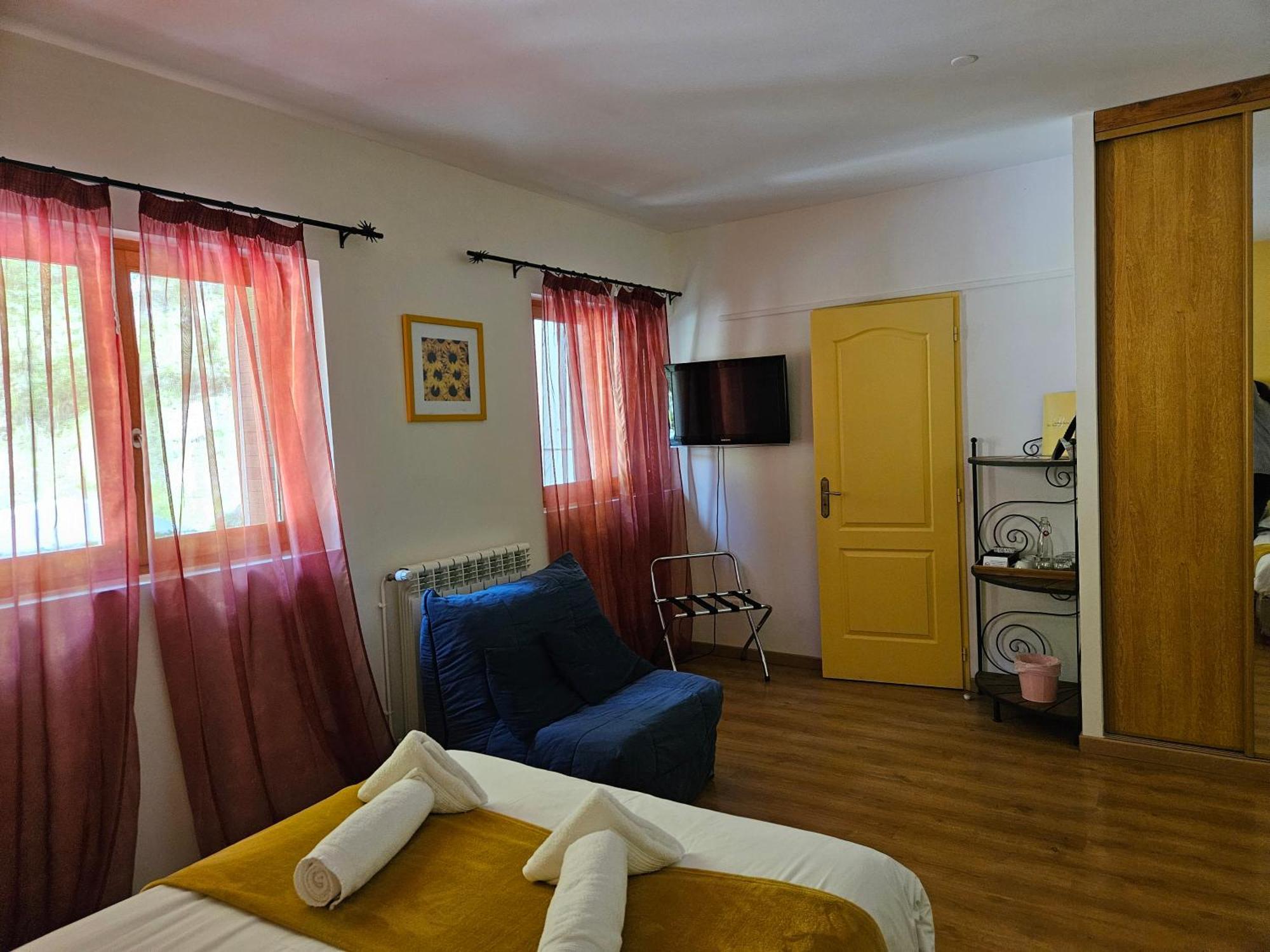 Hotel Le Mont Barral Creyers Экстерьер фото